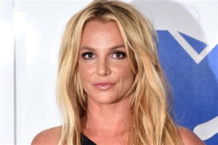 Britney Spears Opens Up About Her Insecurities Growing Up – Says Her Teeth And Forehead Made Her Feel Like An ‘Ugly Duckling’
