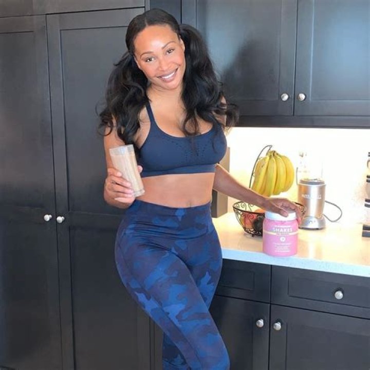 Cynthia Bailey Flaunts Her Beach Body And Some Fans Accuse Her Of Copying Kenya Moore