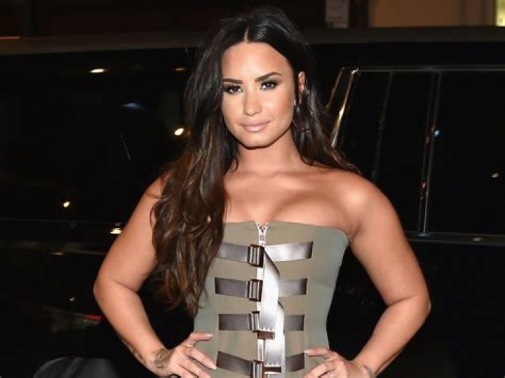 Demi Lovato Says She’s Happy To Be ‘Alive’ Ahead Of ‘People’s Choice Awards’ Hosting Gig!