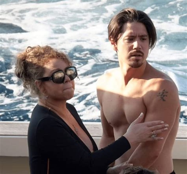 Mariah Carey, 53, Demonstrates How To Button Up Her Bodysuit To Stand Out From Everyone Else