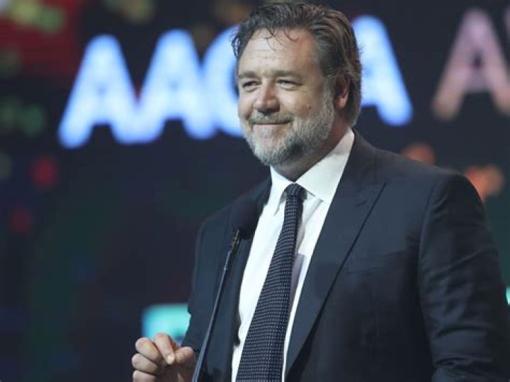 Russell Crowe Allegedly Will Bow Out Of The Public Eye Until He Has Lost Weight